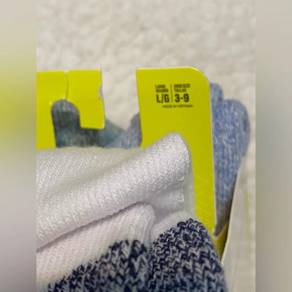 Hanes Boys  Active Socks - White and Blue Crew socks pack of 4 size Large